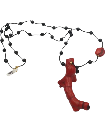 Κολιέ χειροποίητο μέ όνυχα και κοραλόπαστα