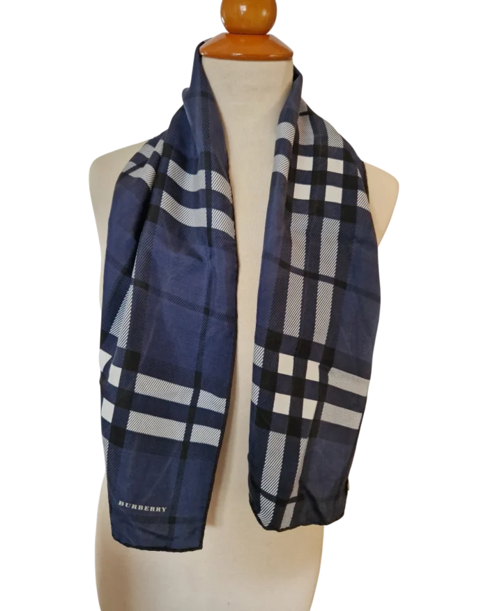 Φουλάρι μεταξωτό Burberry vintage - Image 2