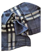 Φουλάρι μεταξωτό Burberry vintage - Image 3