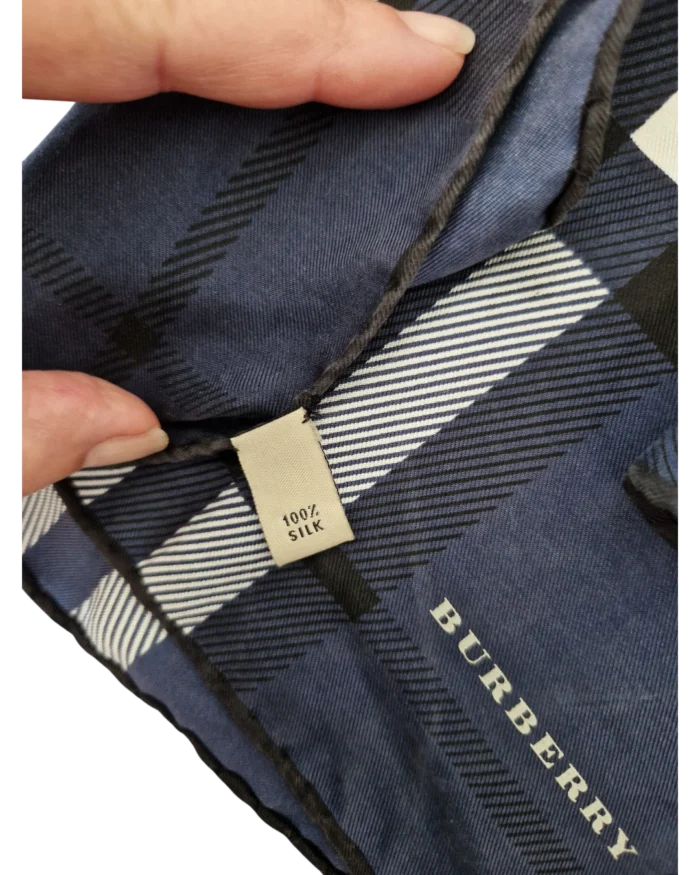 Φουλάρι μεταξωτό Burberry vintage - Image 4
